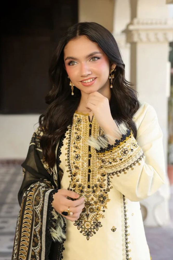 3PC EMBROIDERED LAWN SUIT - GR-695
