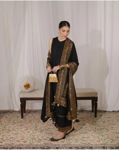 3PC EMBROIDERED LAWN SUIT - GR-584