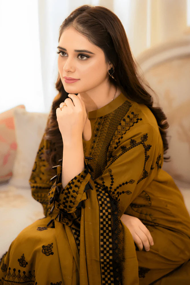 3PC EMBROIDERED LAWN SUIT - GR-200