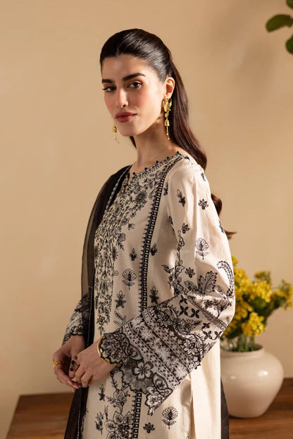 3PC EMBROIDERED LAWN SUIT - GR-666